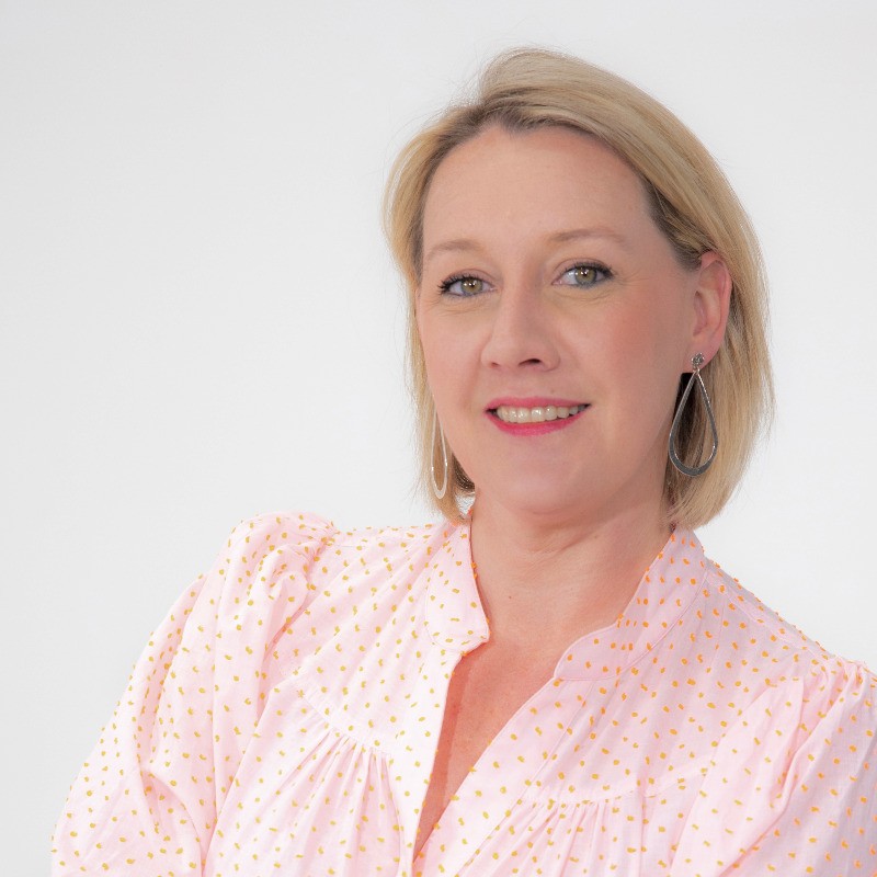 Caprine Girboux, consultante en communication stratégique et éditoriale